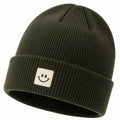 Gorro de punto con sonrisa bordada verde oscuro